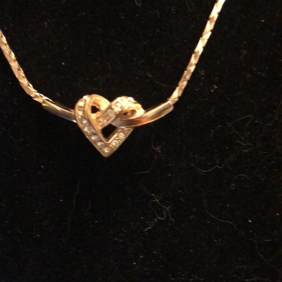 Christian Dior vintage gold tone crystal rhine stone heart knot necklace - Picture 3 of 9